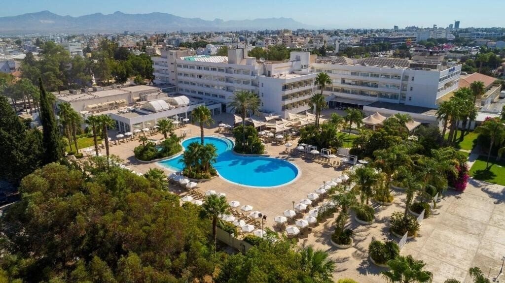 Отель Hilton Nicosia 5*