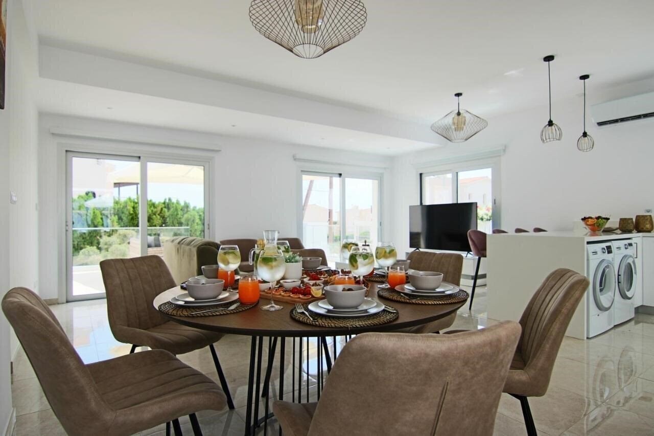 Изображение Phaedrus Living: Luxury Villa Ellison 4*