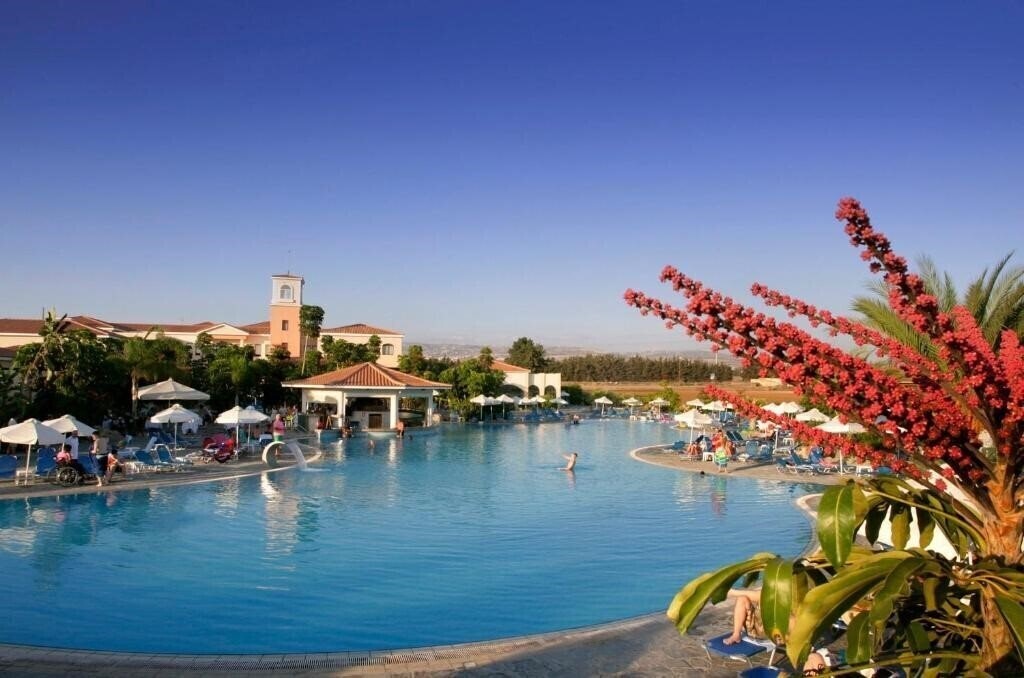 Отель Avanti Village 4*