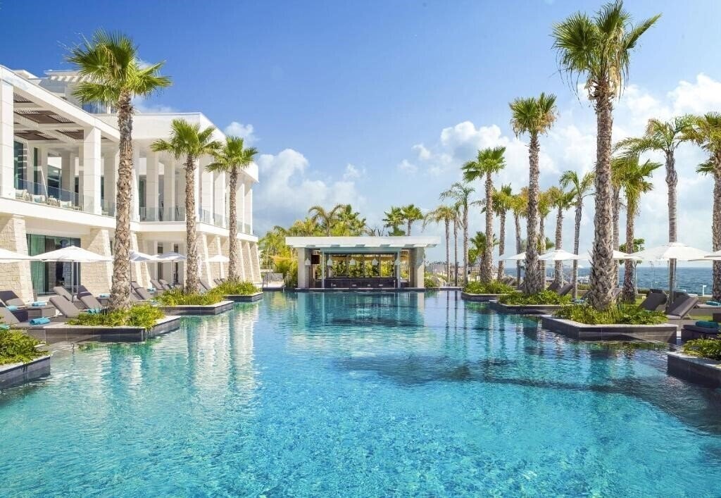 Отель Amavi Hotel Paphos 5*