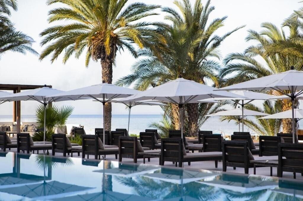 Отель Almyra 5*