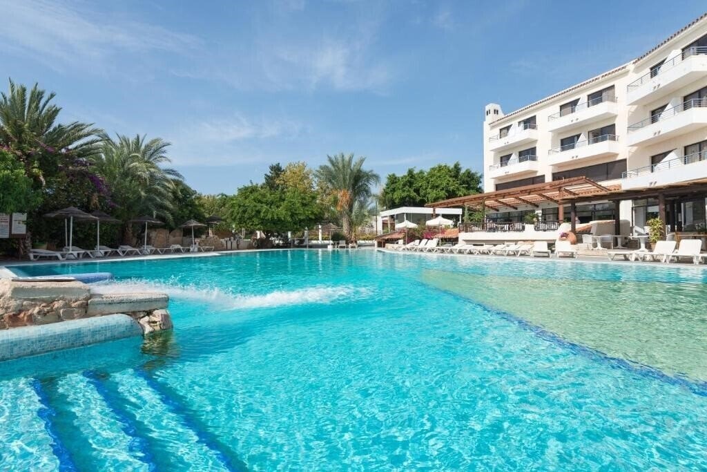 Отель Paphos Gardens Holiday Resort 3*