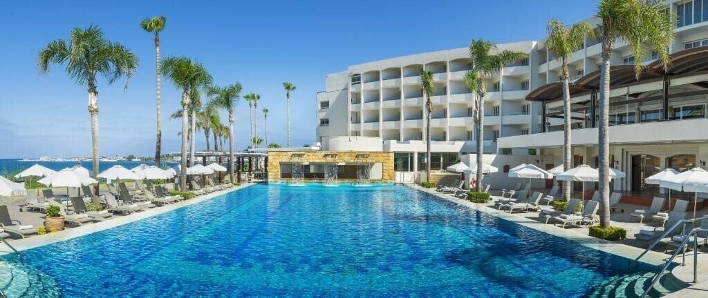 Отель Alexander The Great Beach Hotel 4*