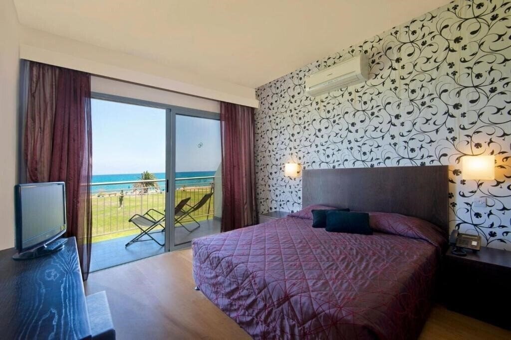Фото Natura Beach Hotel and Villas 3*