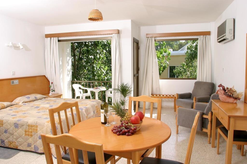 Фото Alkionest Hotel Apts апартаменты