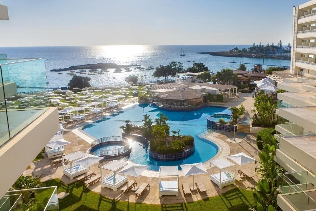 Отель Capo Bay Beach Hotel 4*