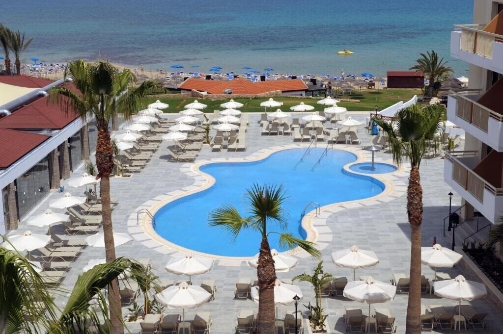 Отель Golden Star Beach Hotel 3*