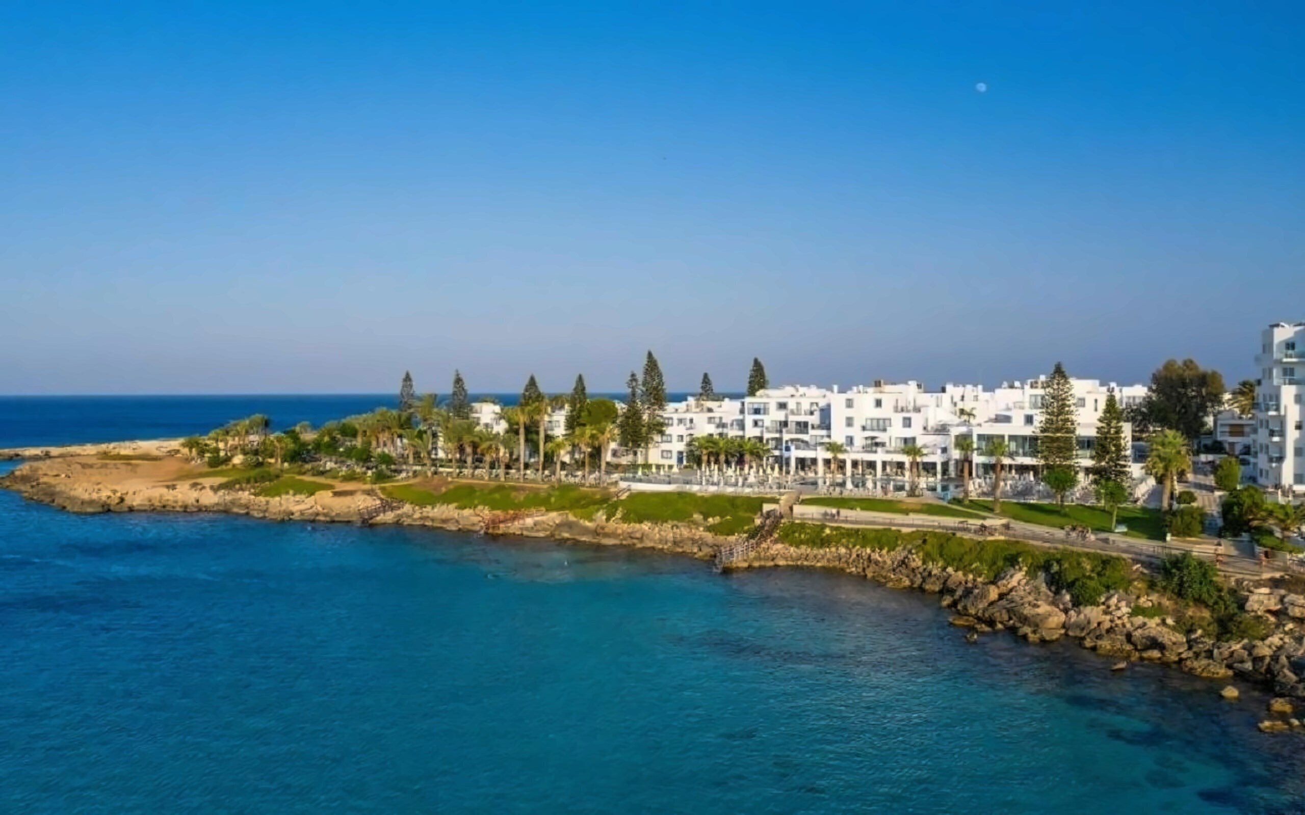 Картинка Nausicaa Beach 4*