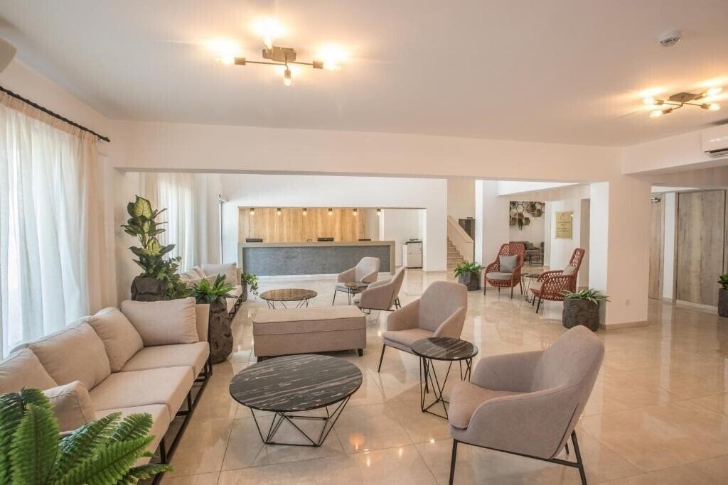 Картинка Bohemian Gardens Hotel 4*