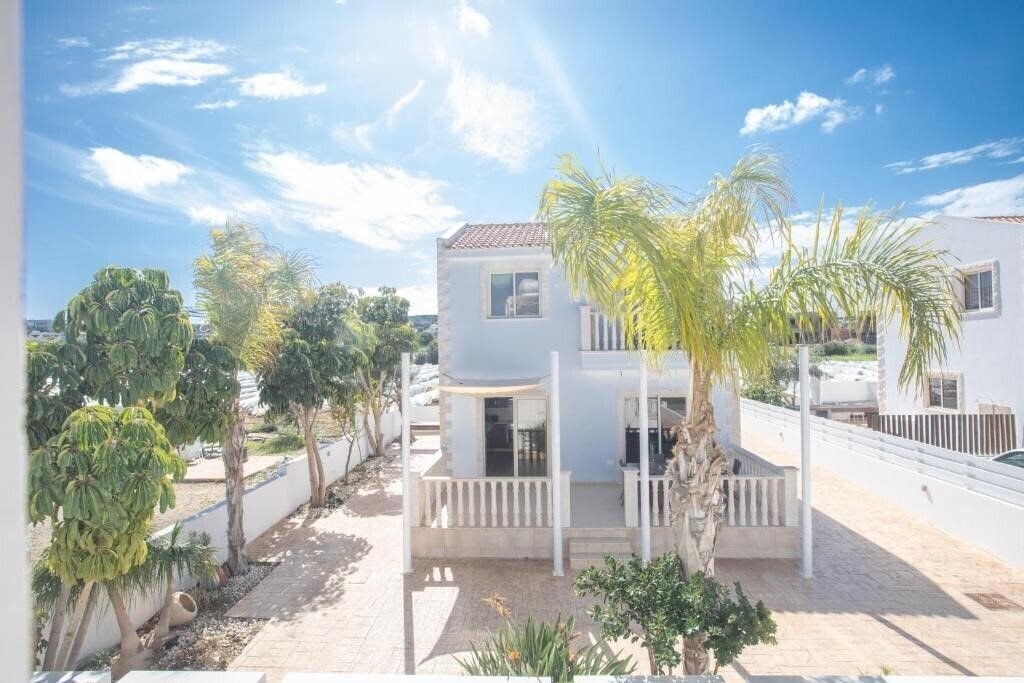 Отель Tonia Villas 4*