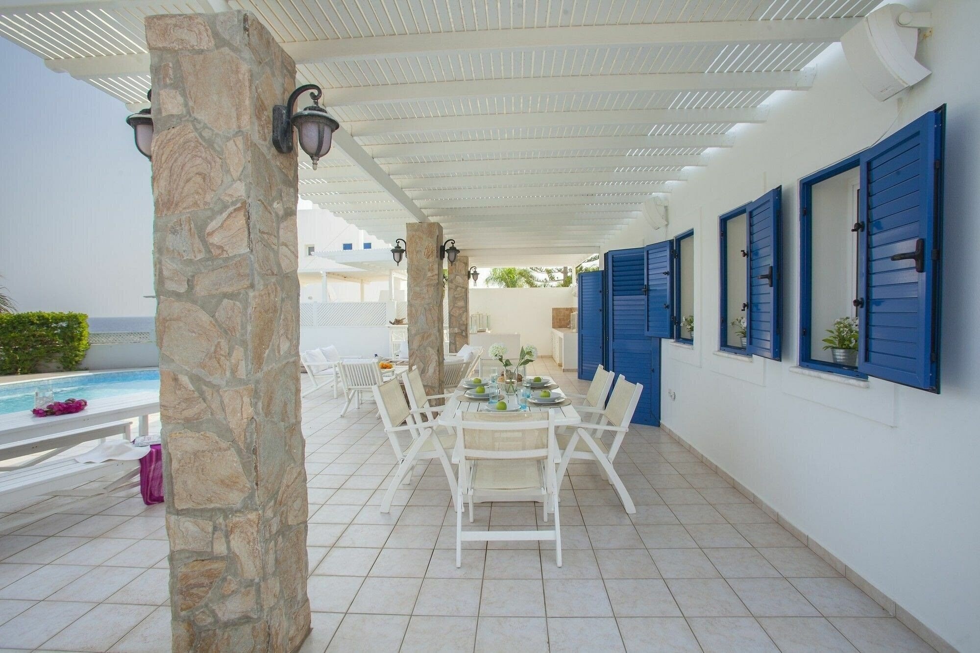 Фотография Mimosa Seafront Villa 4*