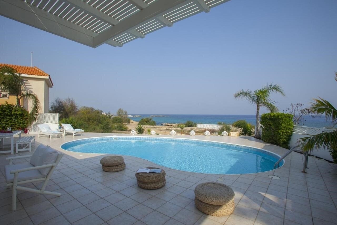 Отель Mimosa Seafront Villa 4*