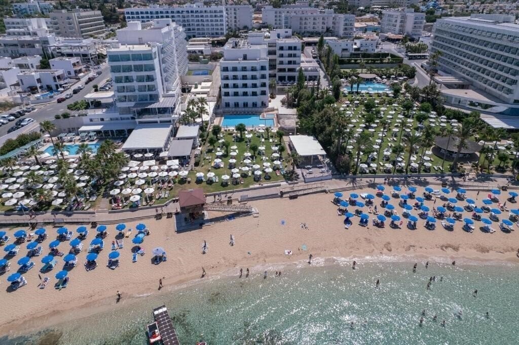 Отель Iliada Beach 4*