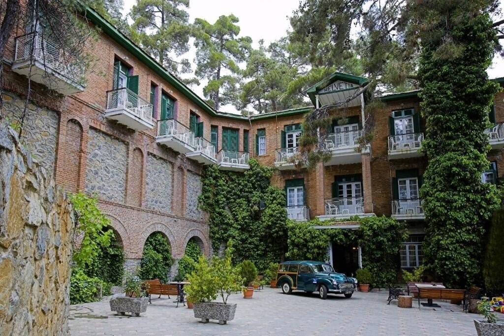 Отель New Helvetia 3*