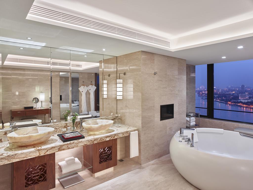 Изображение White Swan 5*