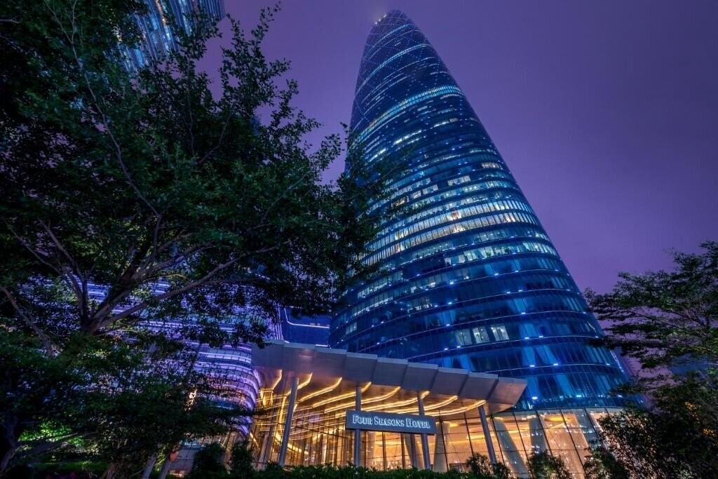 Отель Four Seasons Guangzhou 5*