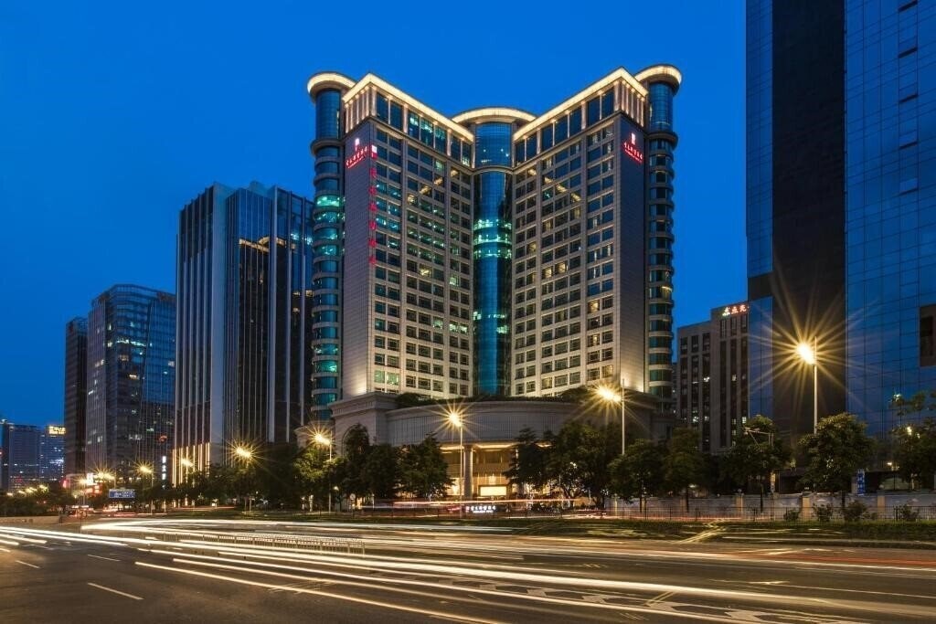 Отель Vanburgh Guangzhou 5*