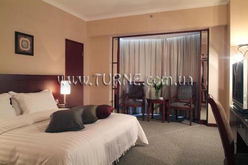 Фото Rosedale Hotel & Suites 3*