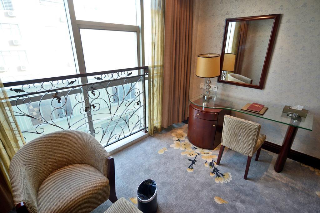 Фото Vanguard Hotel 4*