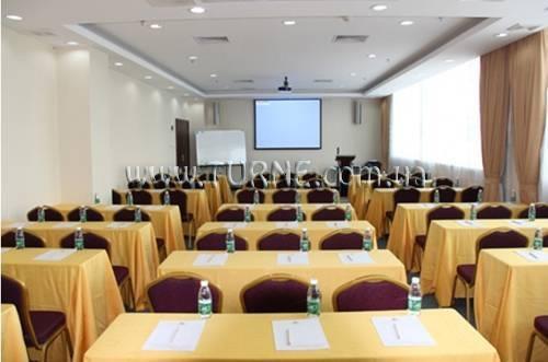 Изображение Yifeng Hotel 3*