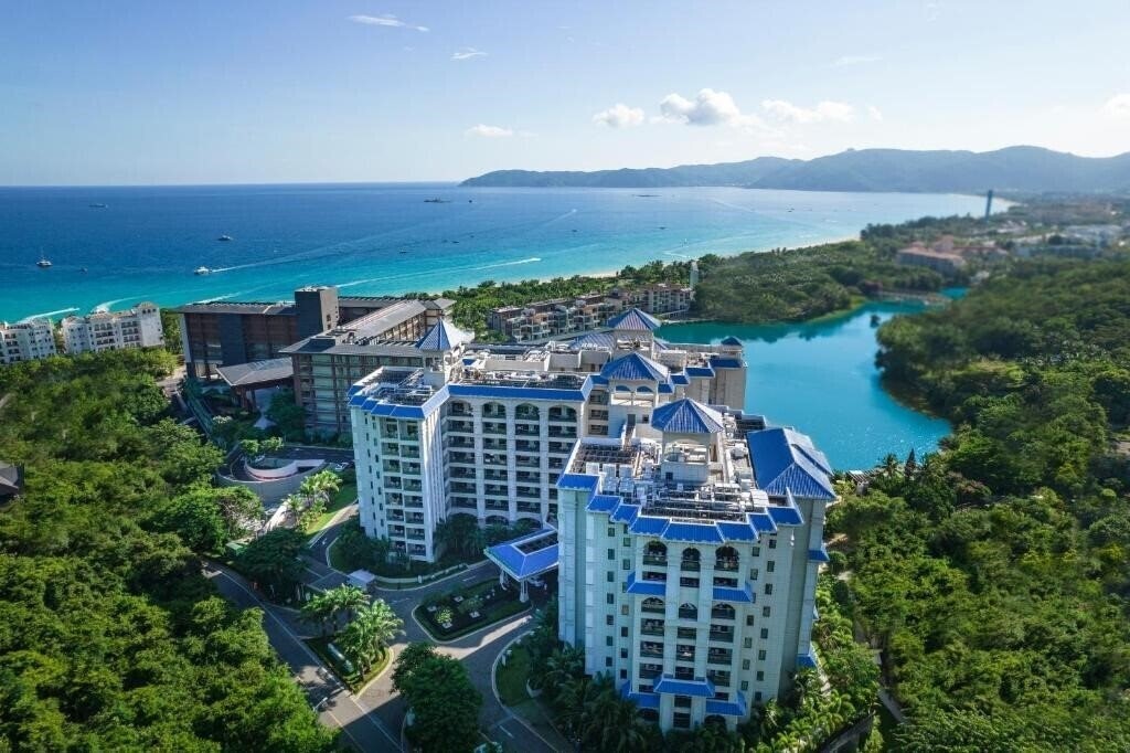 Фото Holiday Inn & Suites Sanya Yalongbay 5*