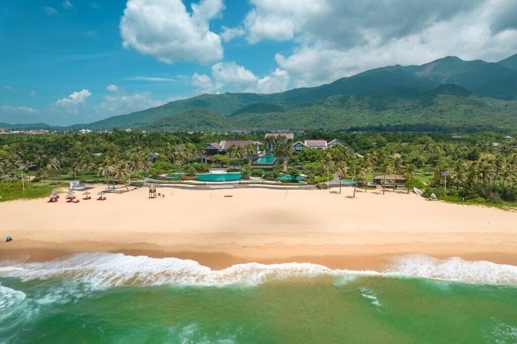 Отель Hainan Narada Resort & Spa Perfume Bay - All Villas 5*