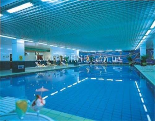 Отель Grand Wangfujing 5*