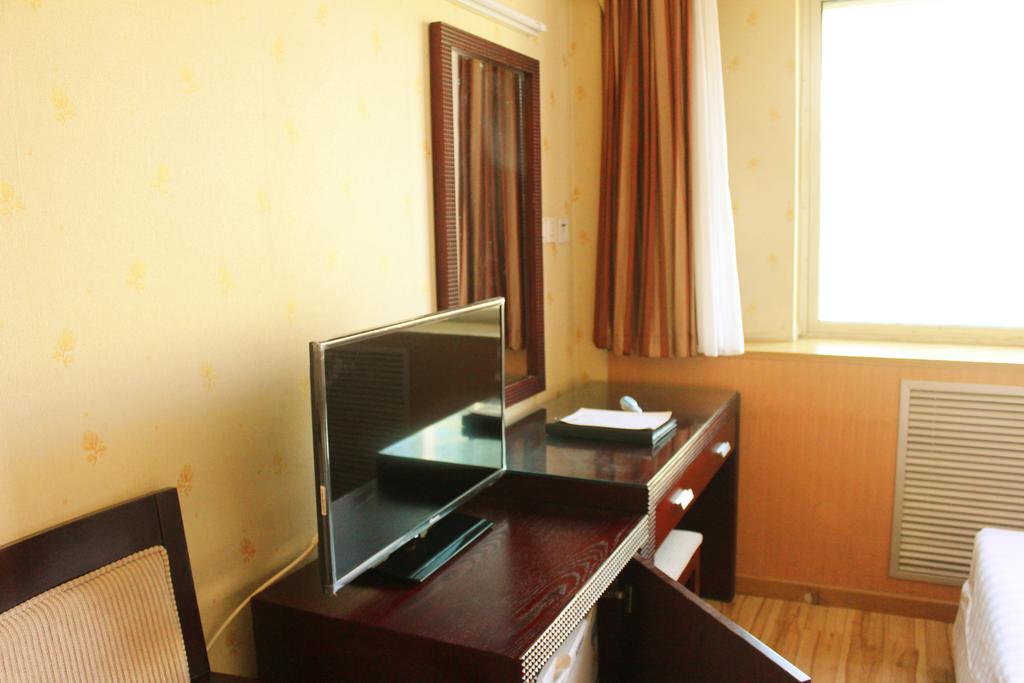 Фото RongBao Hotel 3*