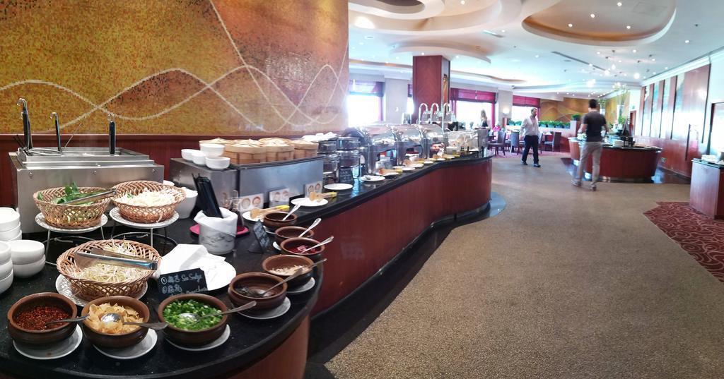 Отель Radisson Blu Hotel Beijing 4*