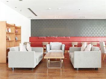 Отель Holiday Inn Express Beijing Minzuyuan 5*