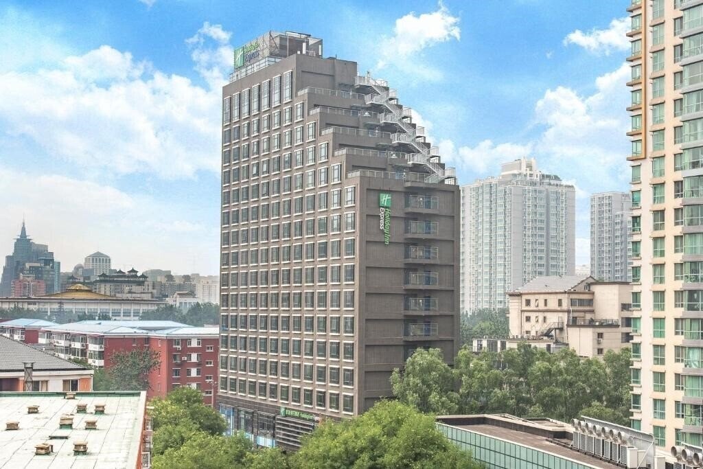 Отель Holiday Inn Express Dongzhimen 3*