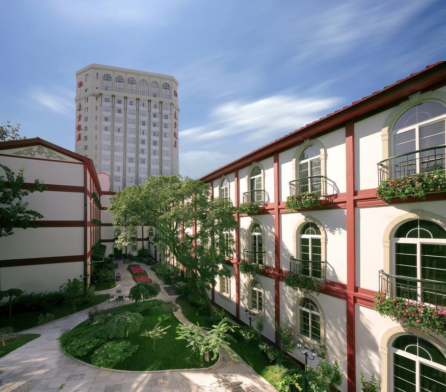 Фото Dong Fang Hotel Beijing 4*