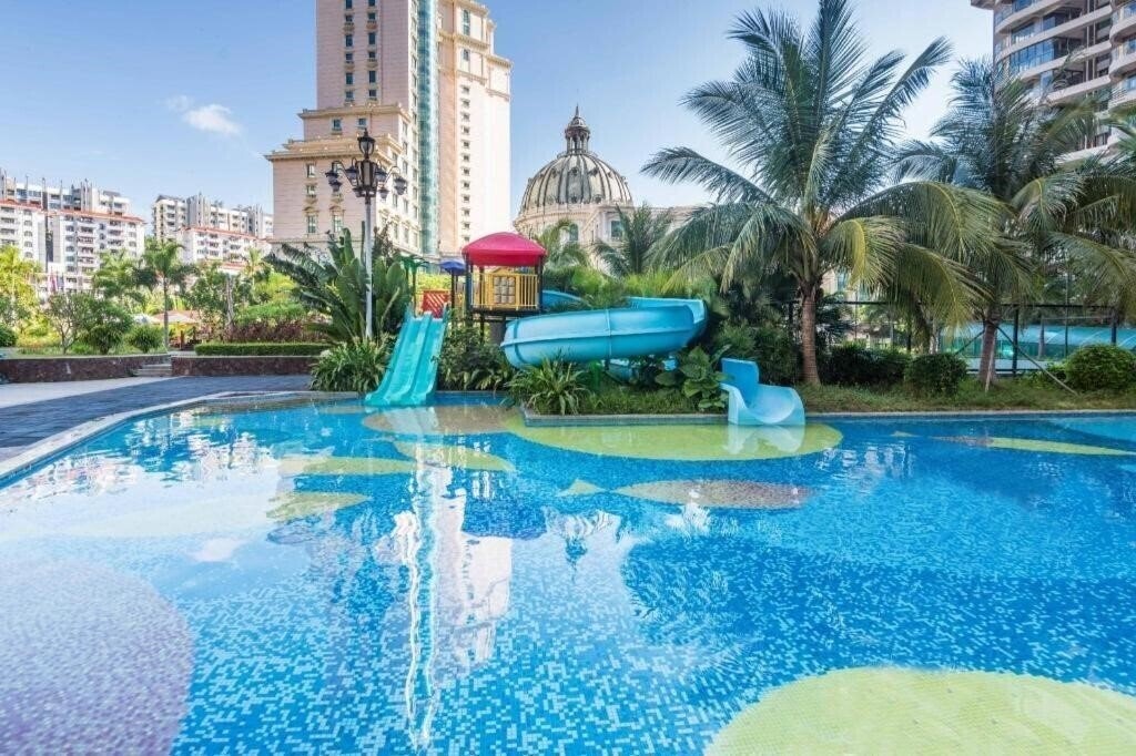 Фото Baohong Hotel Sanya 4*