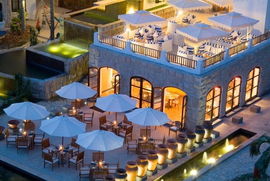 Отель Aegean Suites Sanya Yalong Bay Resort 5*