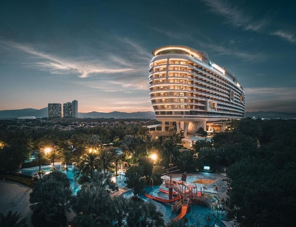 Отель Crowne Plaza Haitang Bay 5*