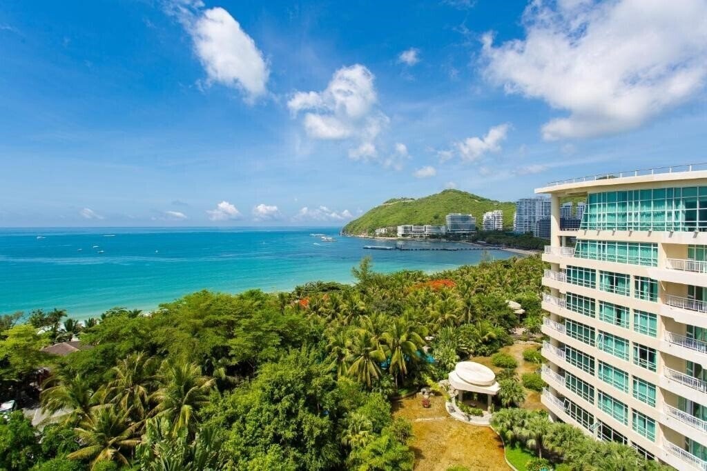 Отель Sunshine Resort Intime Sanya 5*