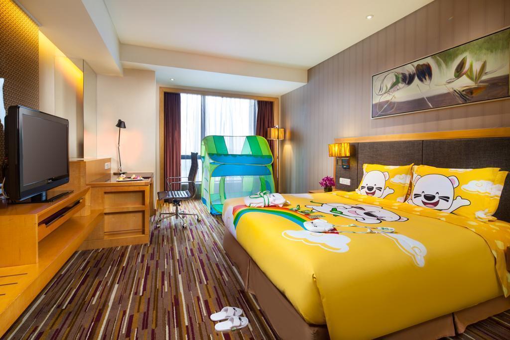 Отель Holiday Inn Shanghai Jinxiu 4*