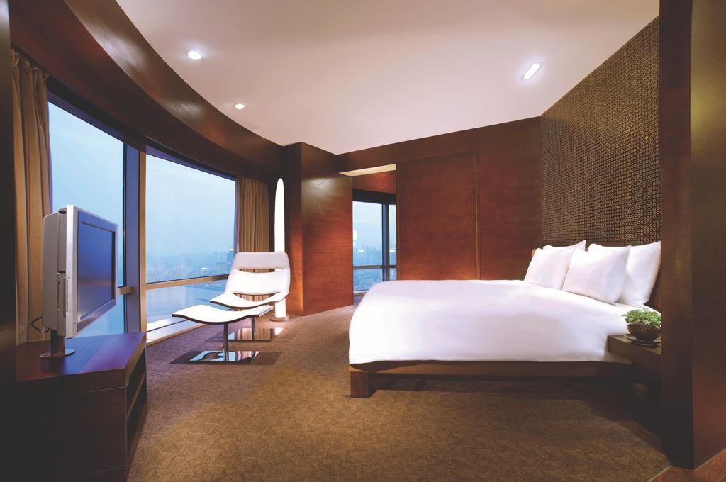 Отель Hyatt On The Bund 5*