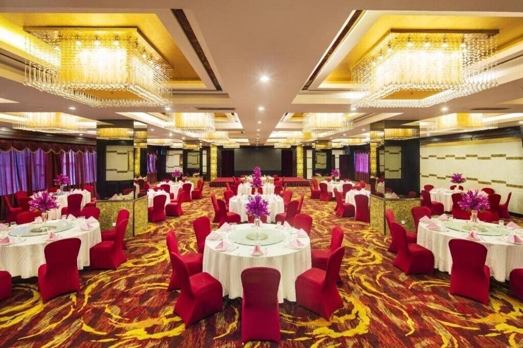 Картинка Paradise Jinjiang Hotel 4*