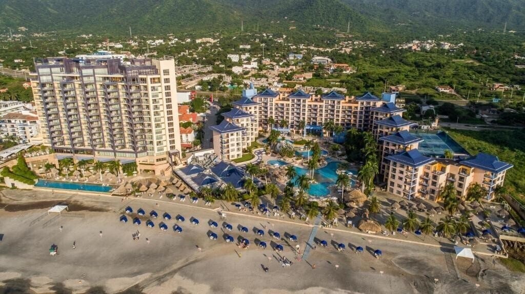 Отель Zuana Beach Resort 4*