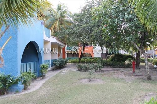 Отель Brisas Santa Lucia Hotel 3*