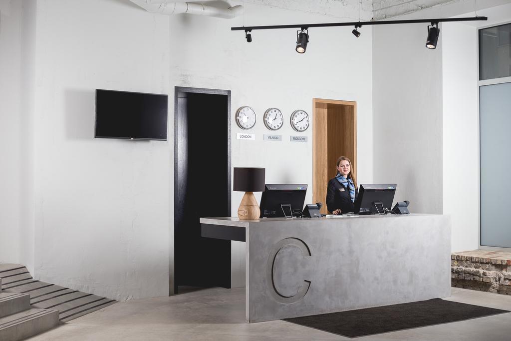 Отель Corner 2*