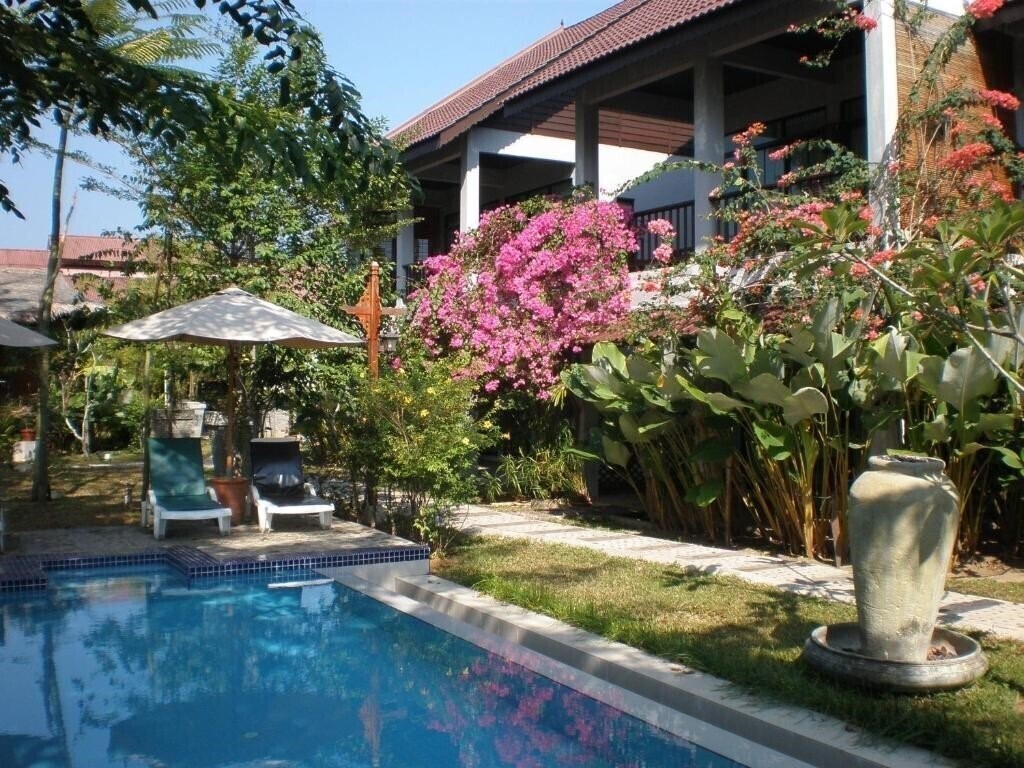 Отель Villa Molek Langkawi 4*
