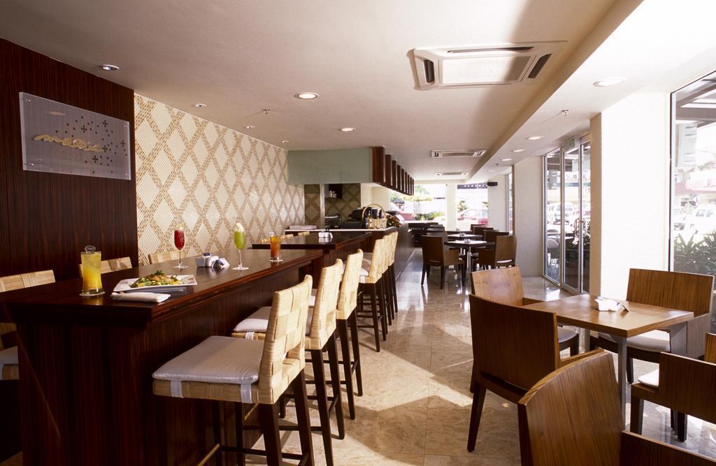 Фотография Hyatt Regency Kinabalu 4*