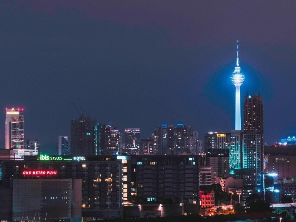 Отель Hotel Ibis Styles Kuala Lumpur Fraser Business Park 3*