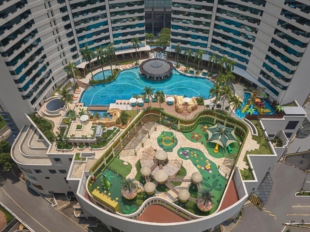 Фото Renaissance Hotel (ex. New World) 5*