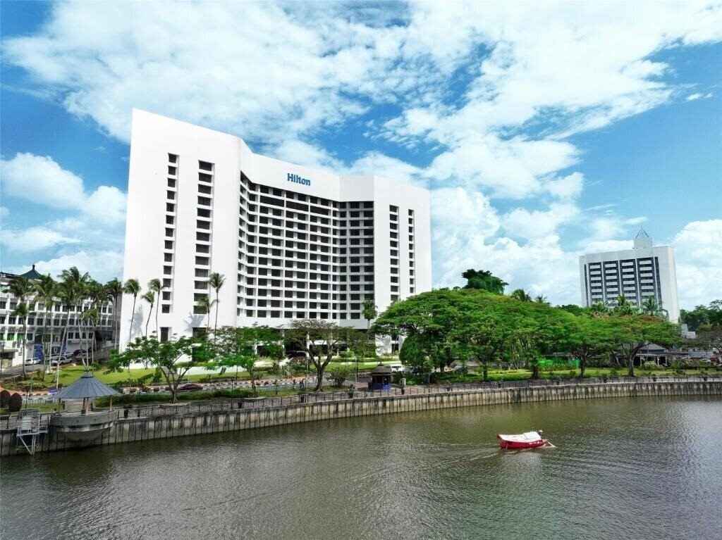 Отель Hilton Kuching 4*