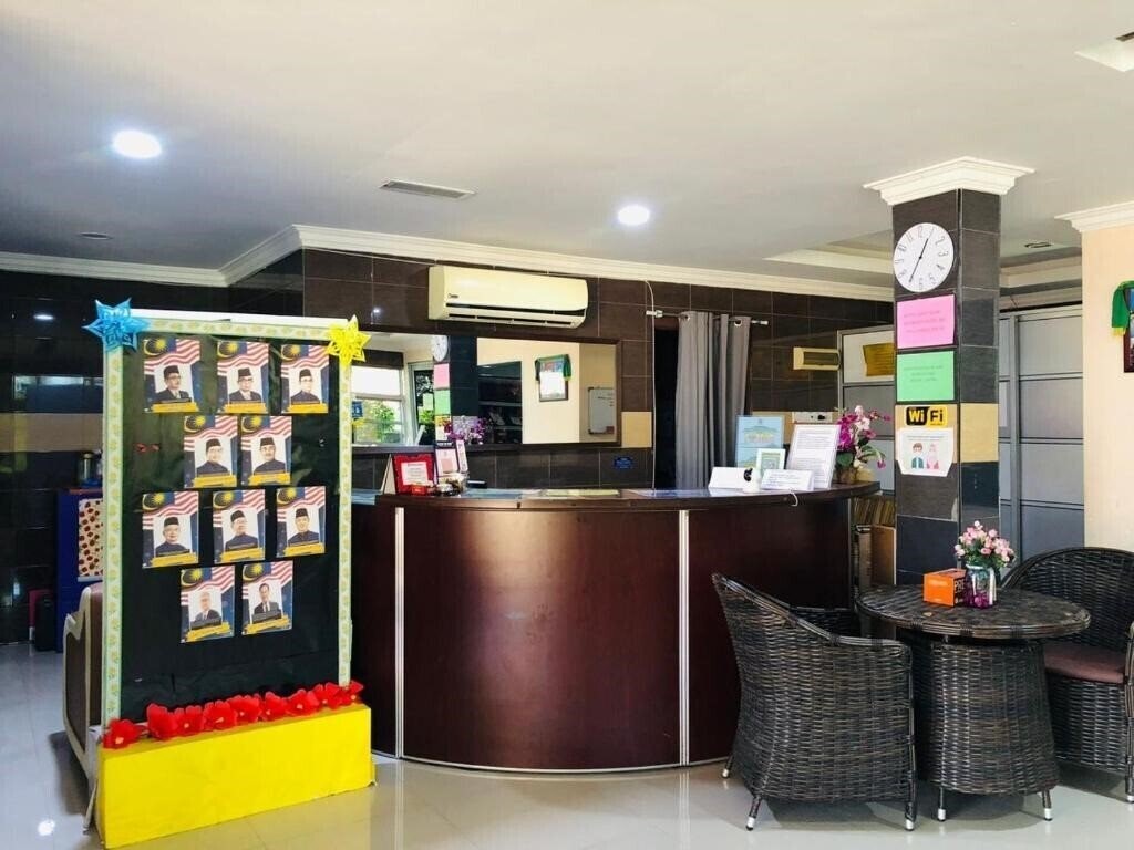 Изображение Penarak Bamboo Beach Motel 2*