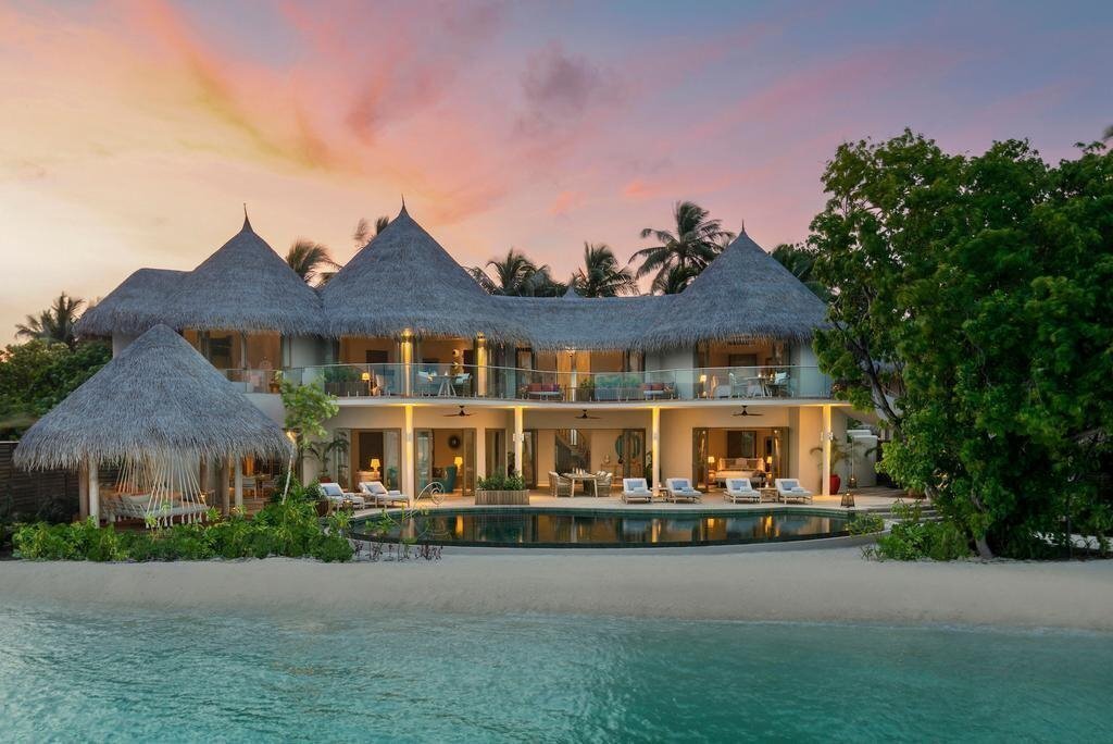 Отель The Nautilus Beach & Ocean Houses 5*