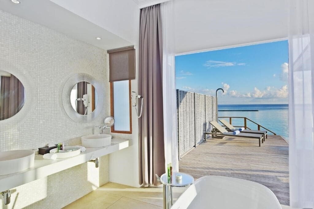 Изображение Kuramathi Maldives 4*